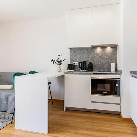 Infante W Parking By Lovelystay Apartmán