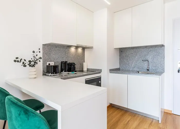 Infante W Parking By Lovelystay