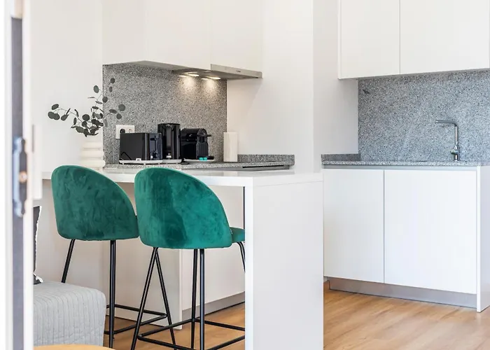 Infante W Parking By Lovelystay