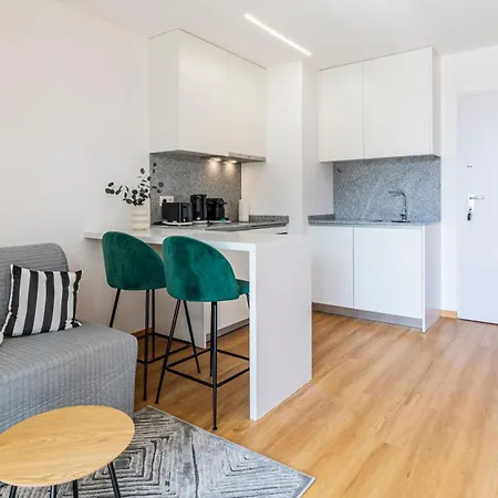 Infante W Parking By Lovelystay Apartment